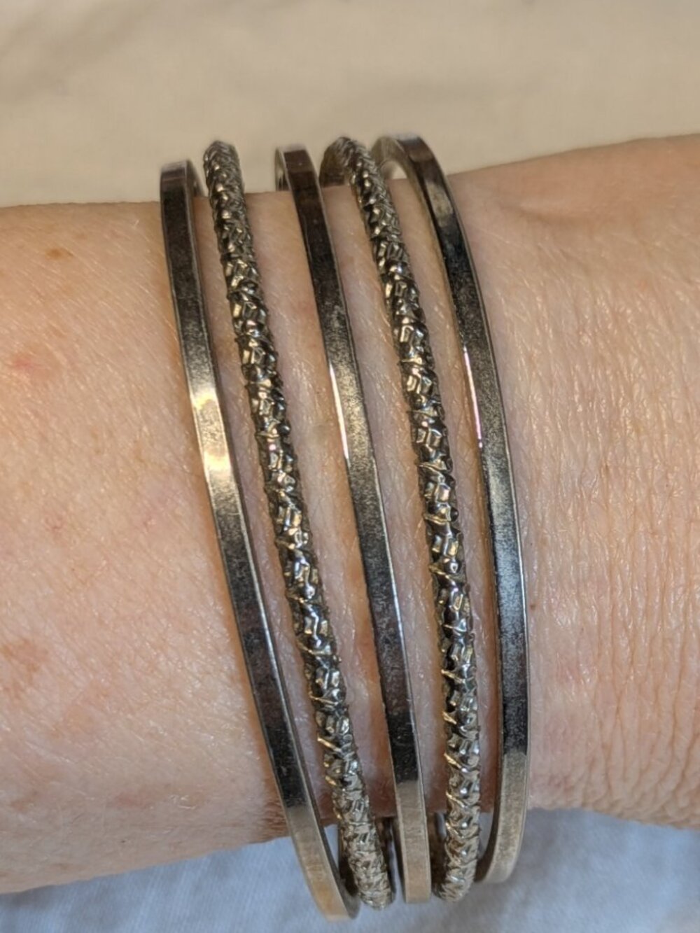 Vintage Silver‑Tone 5‑Band Stacking Bangle